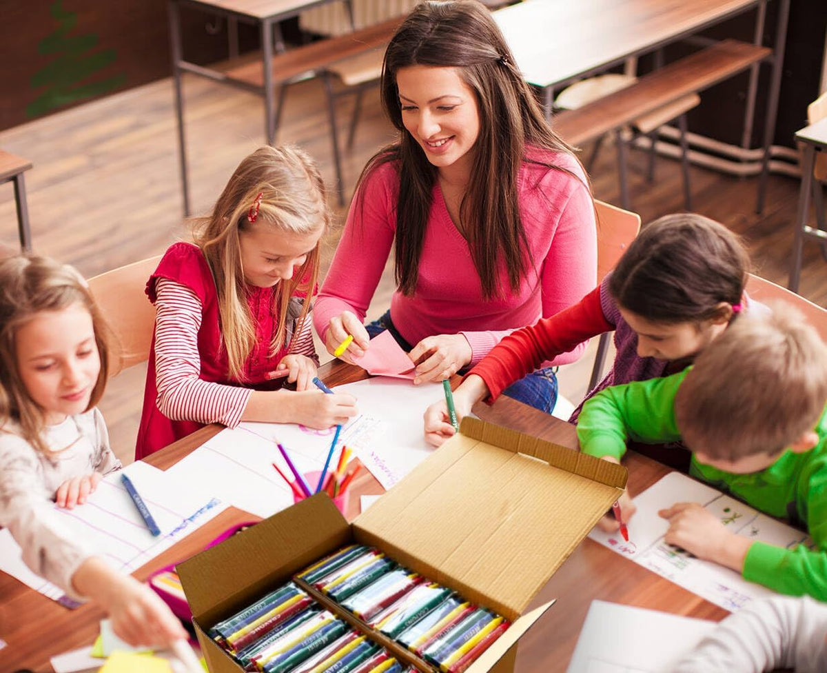 Madisi Crayons Bulk Pack, Regular Size, 4 Colors, 250 Packs, 1000 Count